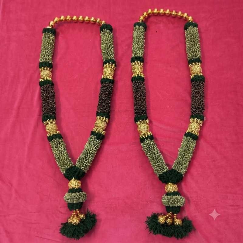 Clove with cardamom Garland